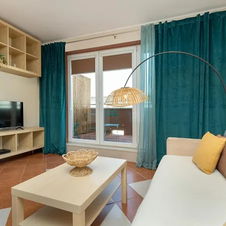Apartman Sloneczny I Przestronny W Gdansku Z Wanna I Umeblowanym Tarasem By Renters *