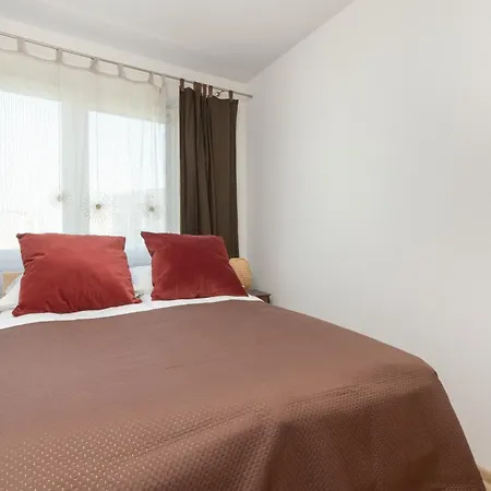 Sloneczny I Przestronny W Gdansku Z Wanna I Umeblowanym Tarasem By Renters *